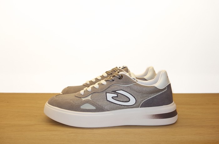 Sneaker in scamosciato tortora Alberto Guardiani uomo